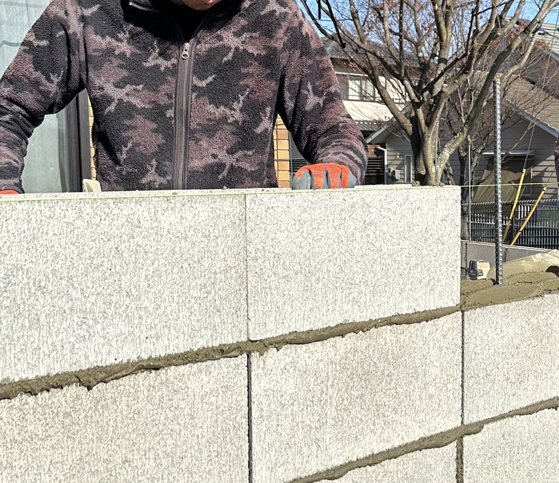 自社職人による丁寧な工事の開始
